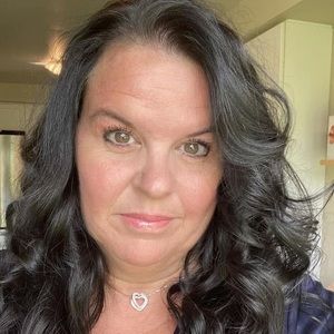 Meet your Posher, Pamela